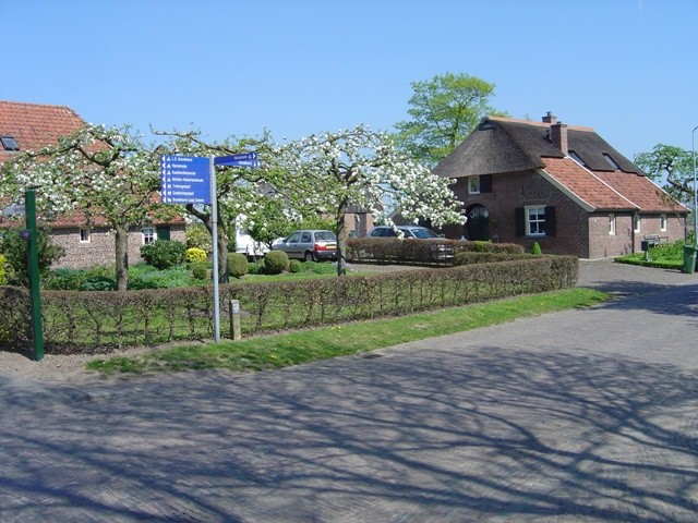 Stadje Bronkhorst, kleinste stadje van NL, 8 km van minicamping Achterhoek
